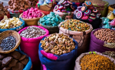 Souk in Marrakesch Marokko (guyberresford / stock.adobe.com)  lizenziertes Stockfoto 
Información sobre la licencia en 'Verificación de las fuentes de la imagen'